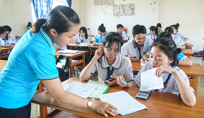 “Bữa cơm nghĩa tình - Tiếp sức mùa thi”