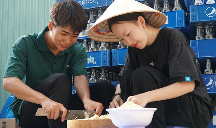 “Bữa cơm nghĩa tình - Tiếp sức mùa thi”