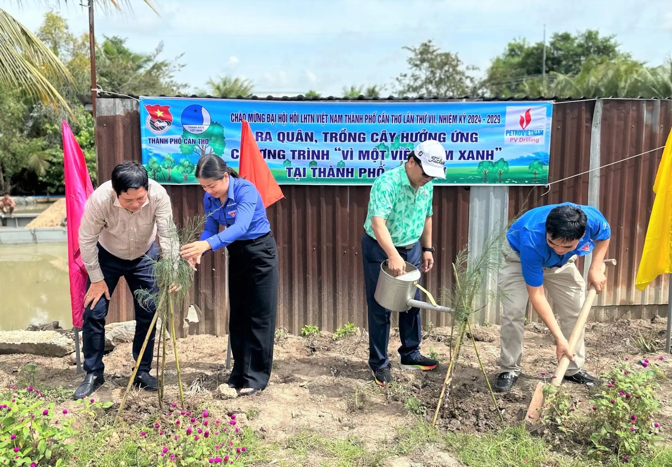 Phát huy truyền thống, tinh thần thanh niên xung phong