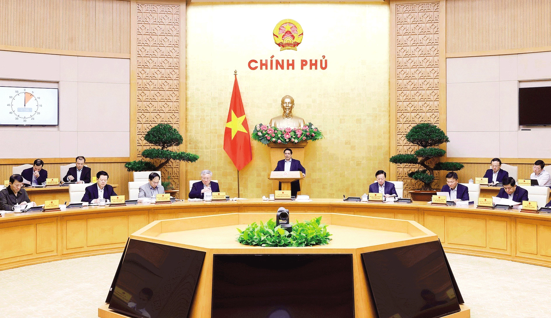 Thủ tướng Phạm Minh Chính chủ trì Phiên họp Chính phủ chuyên đề xây dựng pháp luật tháng 4-2025