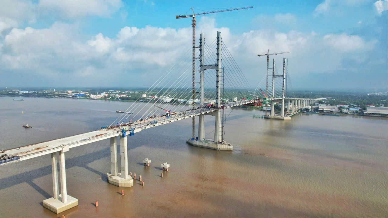 "Chỉ bàn làm, không bàn lùi" để đẩy nhanh tiến độ thi công các dự án cao tốc