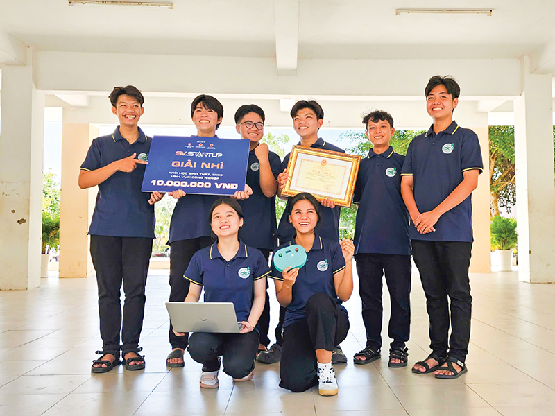 Học sinh sáng tạo hệ thống thông minh hỗ trợ giám sát, tiết kiệm năng lượng