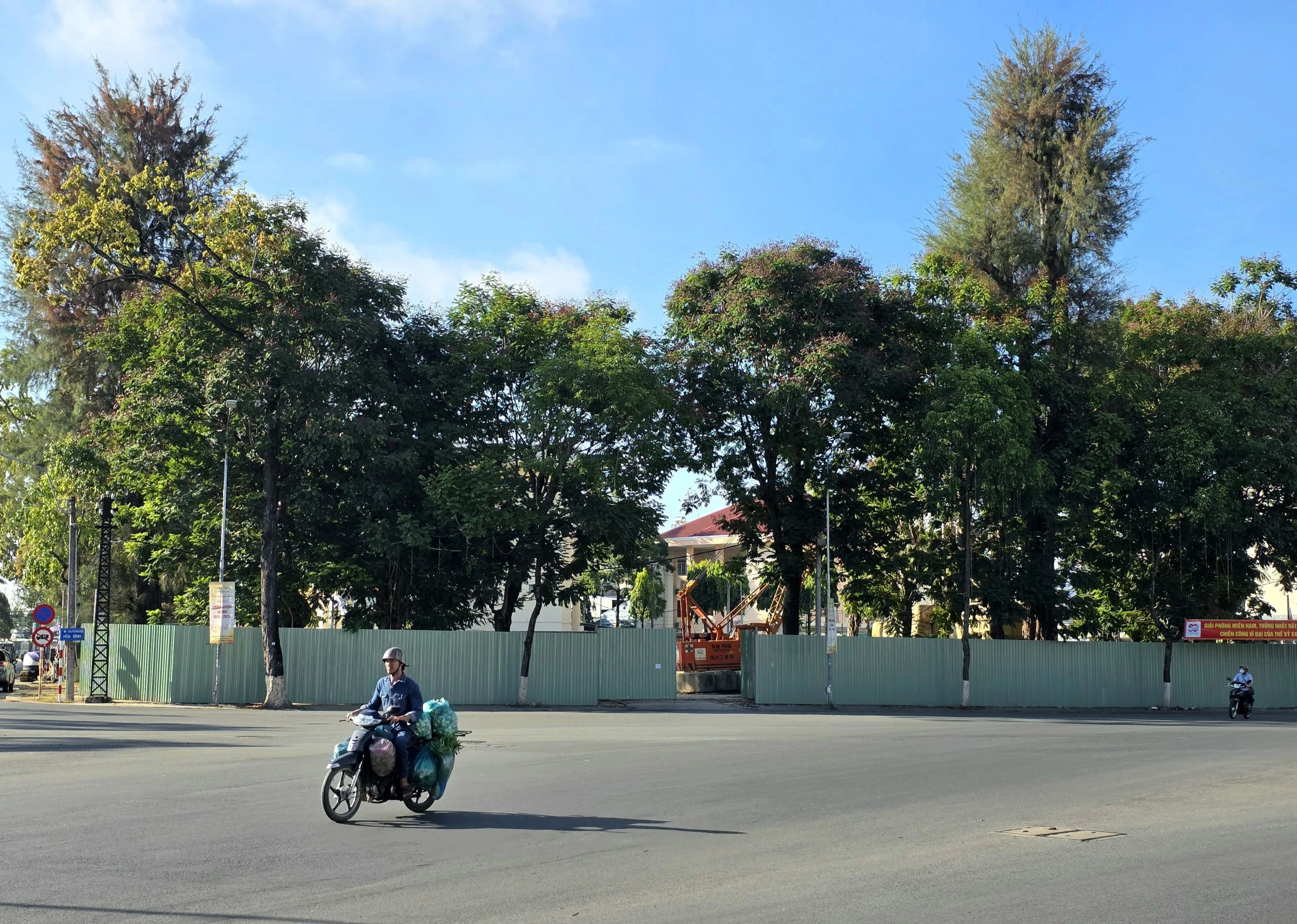 Nỗ lực sớm hoàn thành các công trình dân dụng