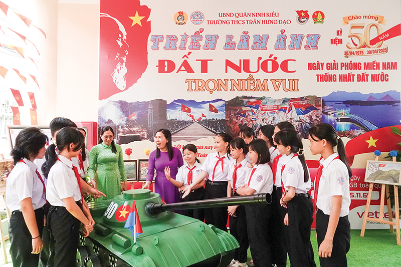 Vun bồi tình yêu quê hương, đất nước