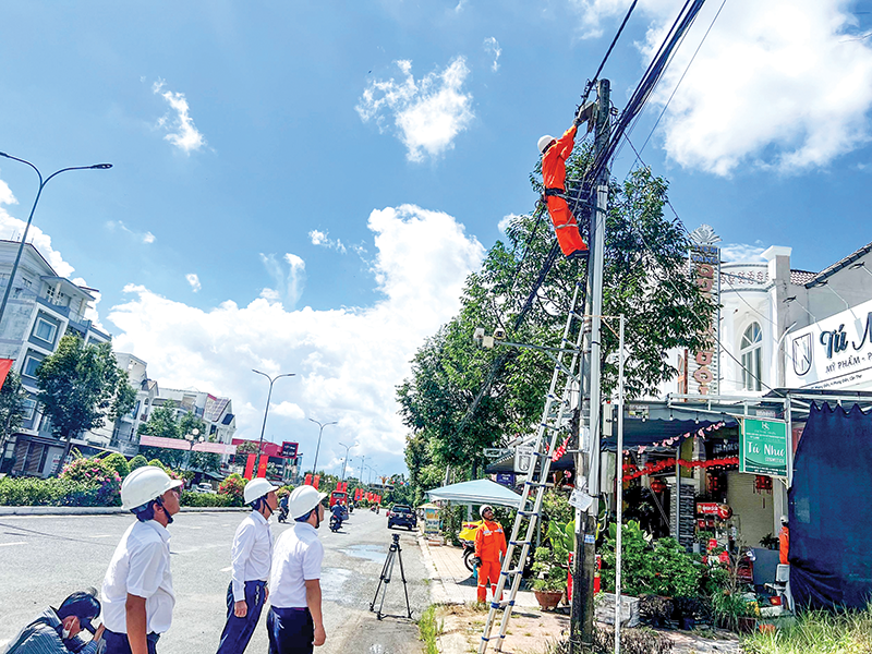 Thí điểm chuyển đổi Điện lực Phong Điền thành Đội Quản lý điện Phong Điền