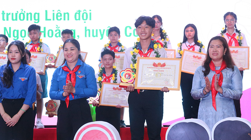 Thi đua làm theo 5 điều Bác Hồ dạy