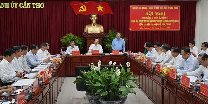 Lựa chọn cán bộ có phẩm chất, năng lực, uy tín, ngang tầm nhiệm vụ làm cán bộ chủ chốt thành phố