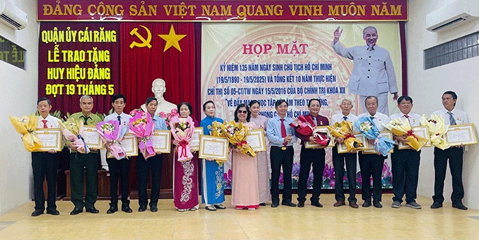 Nhiều hoạt động kỷ niệm 135 năm Ngày sinh Chủ tịch Hồ Chí Minh, tổng kết 10 năm thực hiện Chỉ thị 05