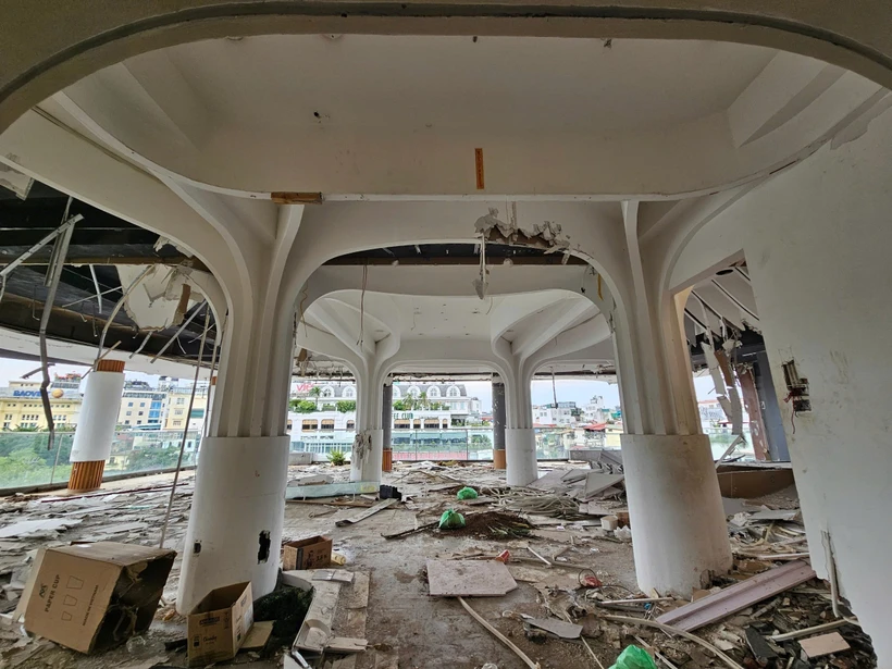 Hanoi moves ahead with demolition of ‘Shark Jaw’ building