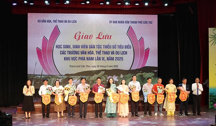 Giao lưu học sinh, sinh viên dân tộc thiểu số tiêu biểu các trường văn hóa, thể thao và du lịch khu vực phía Nam
