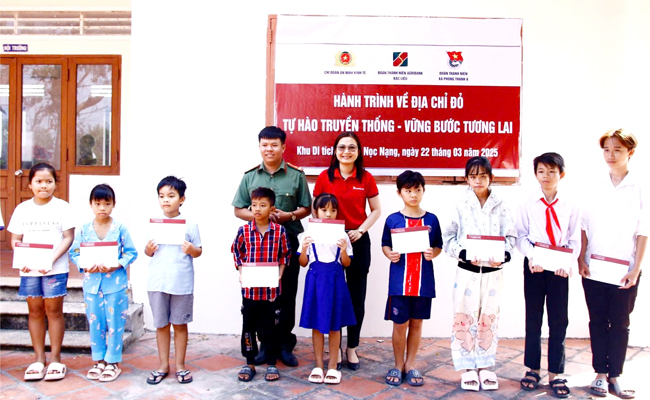 ចិញ្ចឹមក្ដីស្រមៃជូនសិស្សក្រីក្រទៅកាន់សាលារៀន