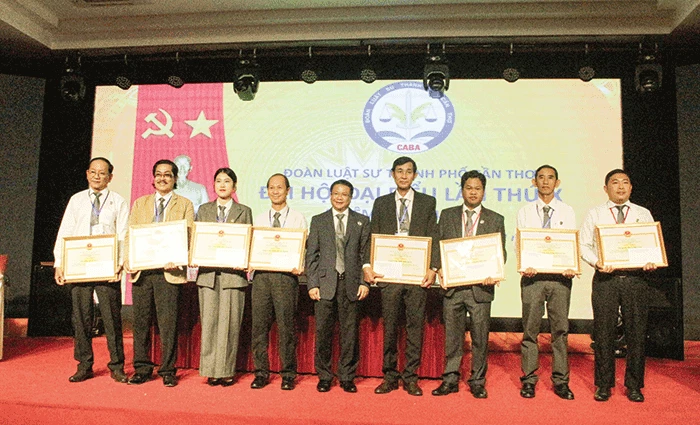 Phân cấp, phân quyền trong hoạt động tư pháp