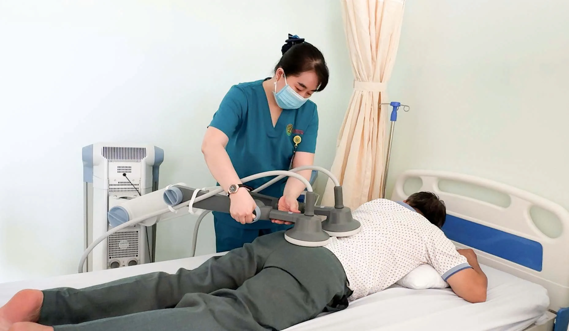 Trị bệnh đau nhức, căng thẳng của dân văn phòng bằng y học cổ truyền