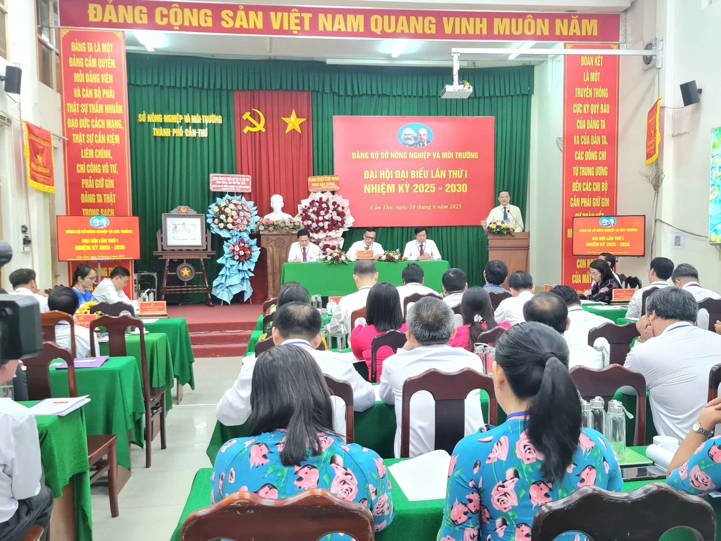 Xây dựng hệ thống chính trị trong sạch, vững mạnh và nâng cao trách nhiệm, hoàn thành tốt nhiệm vụ