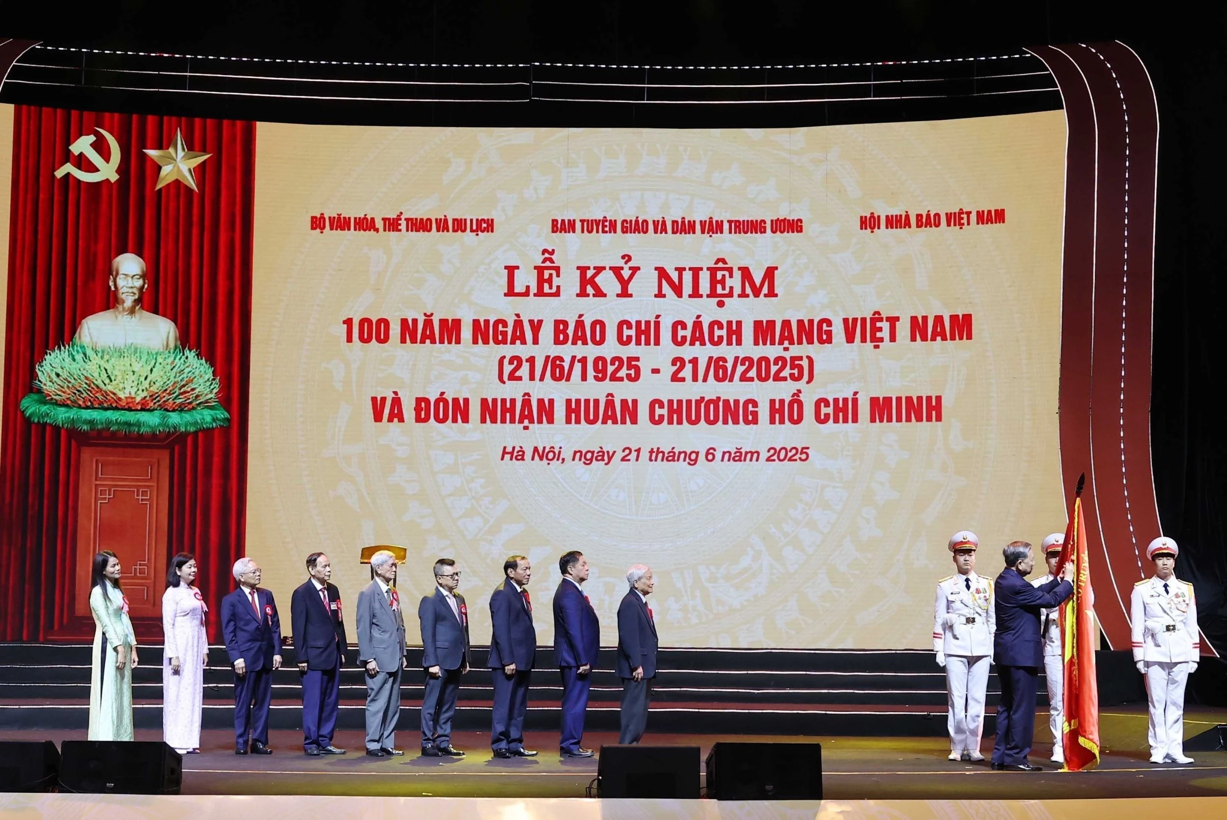 Báo chí cách mạng Việt Nam phải tiếp tục vươn mình mạnh mẽ phục vụ sự nghiệp phát triển đất nước