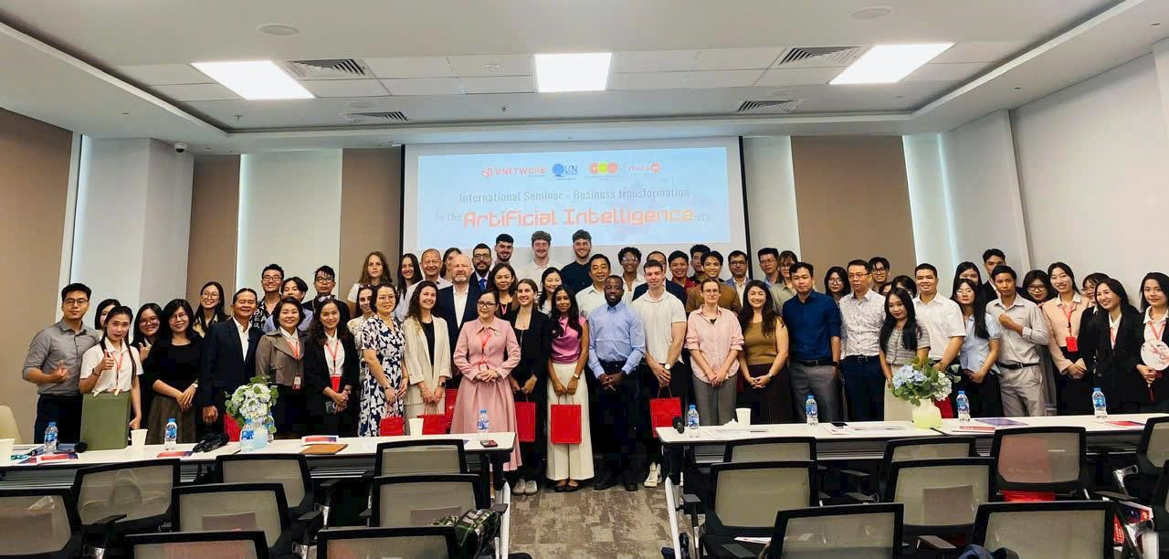 Thời đại chuyển đổi AI: Cá nhanh nuốt cá chậm
