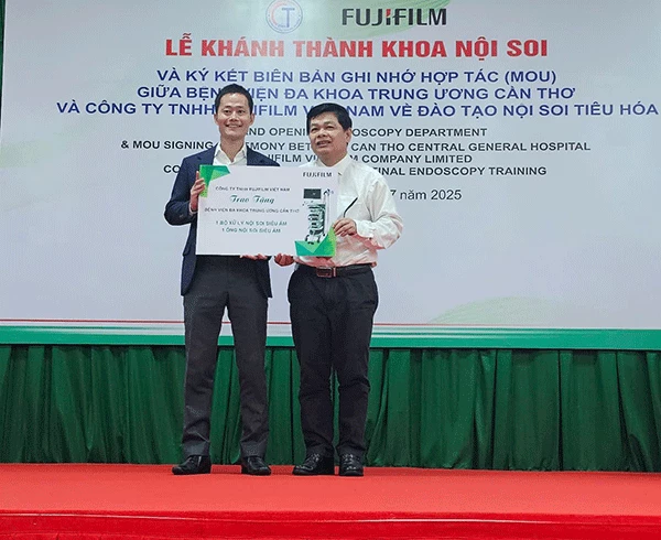 Triển khai hệ thống nội soi siêu âm đầu tiên tại ĐBSCL