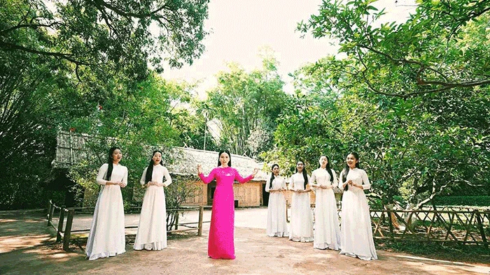 Câu chuyện từ những bài ca