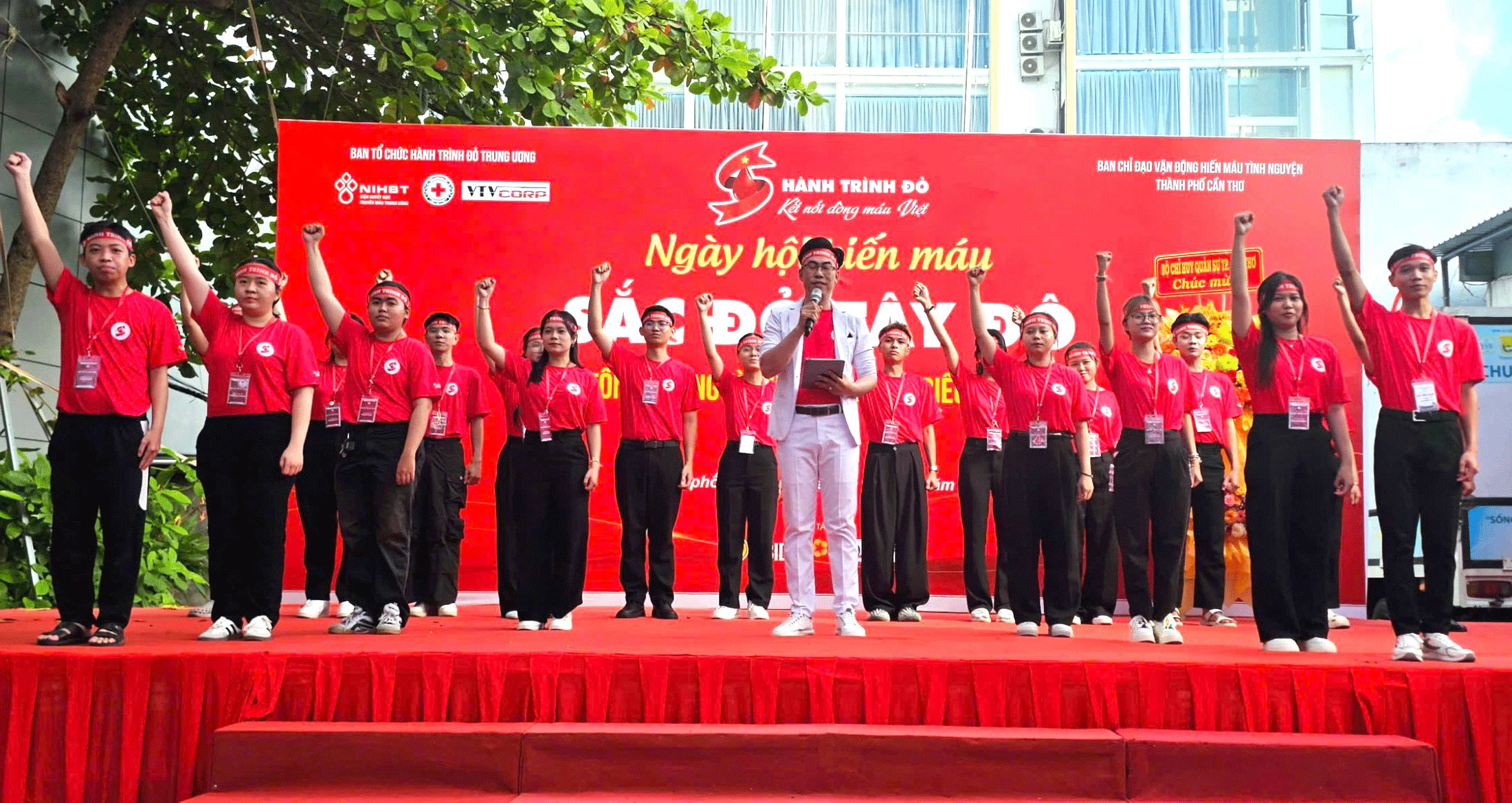 Ngày hội “Sắc đỏ Tây đô”, tôn vinh người hiếu máu tiêu biểu