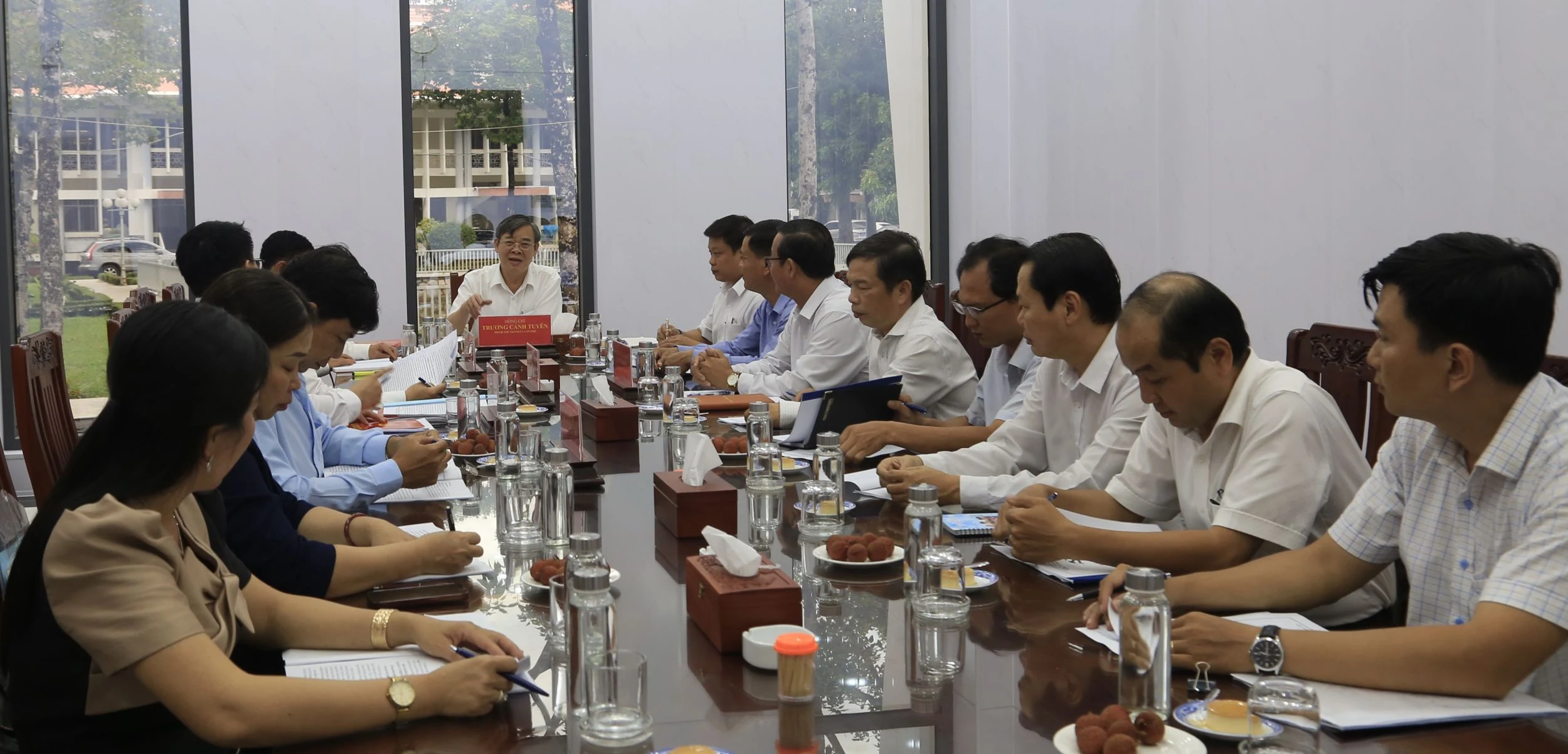 Lãnh đạo thành phố góp ý dự thảo văn kiện đại hội đảng bộ các xã, phường