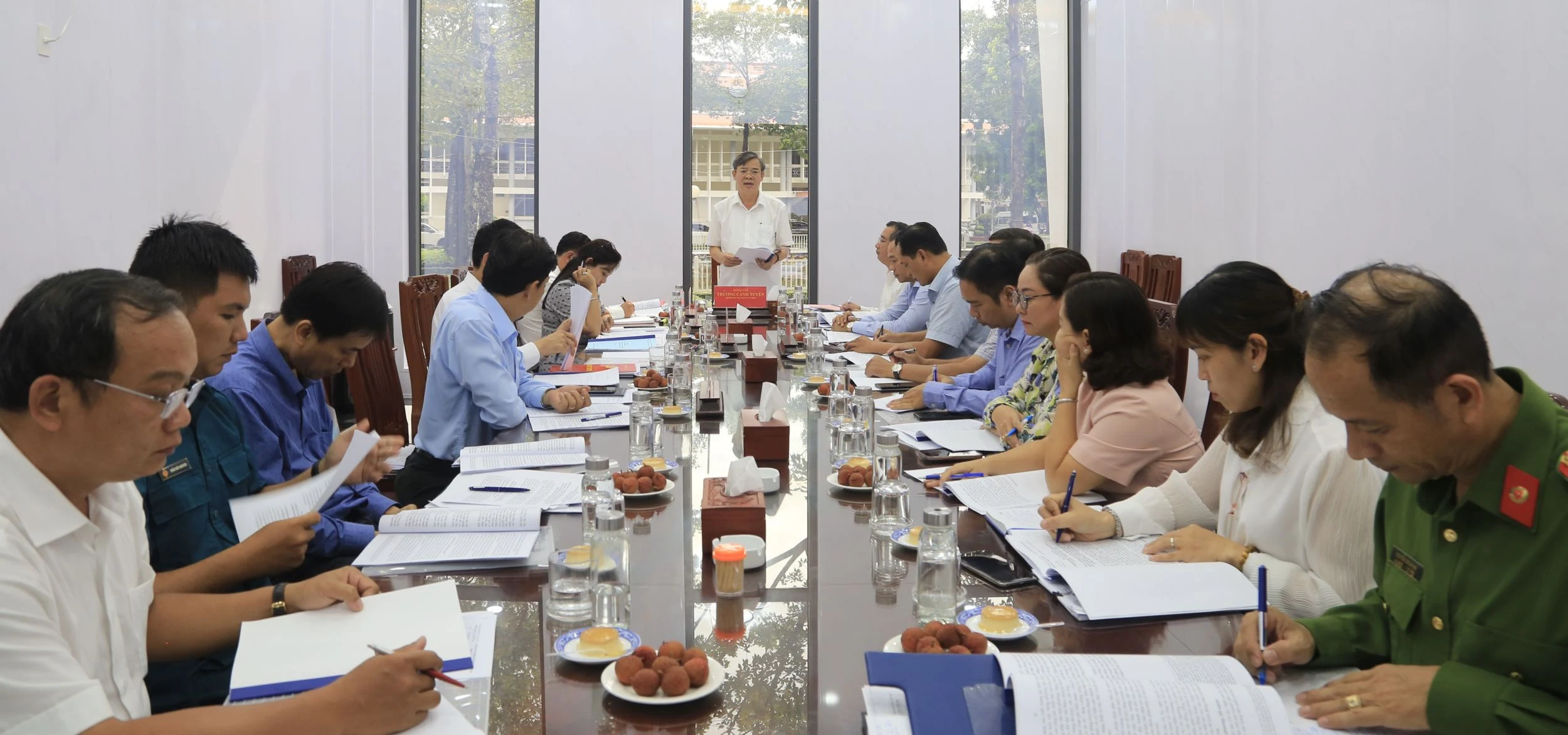 Lãnh đạo thành phố góp ý dự thảo văn kiện đại hội đảng bộ các xã, phường