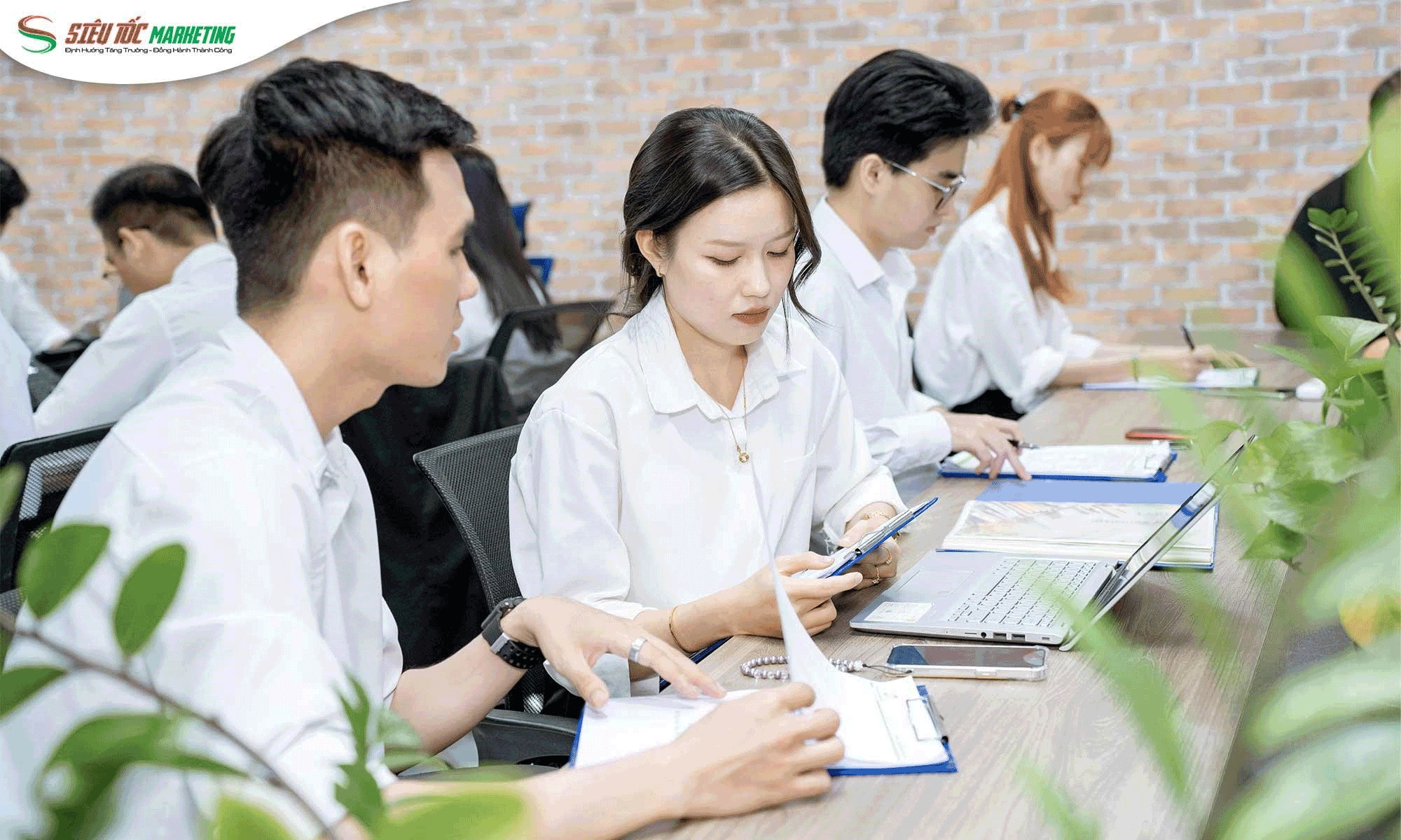 Phòng marketing thuê ngoài: Biến marketing bài bản trở nên đơn giản