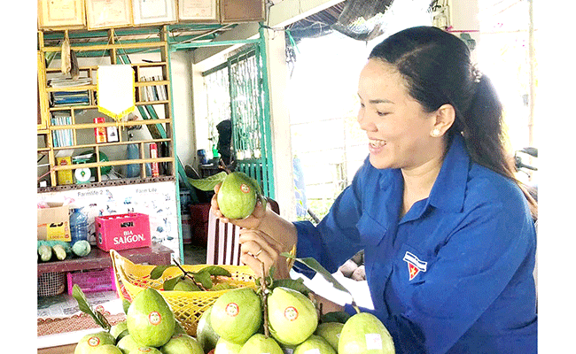 ខិតខំនាំយកផលិតផលពិសេសរបស់ជនរួមជាតិភាគតិចឈានទៅឆ្ងាយ
