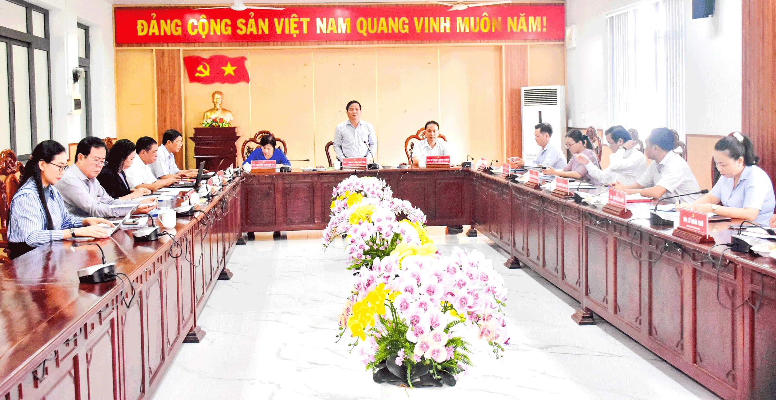 Lãnh đạo Thành ủy làm việc với các xã, phường