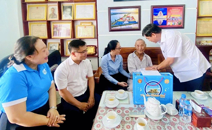 Nhiều hoạt động chăm lo gia đình chính sách, người có công với cách mạng