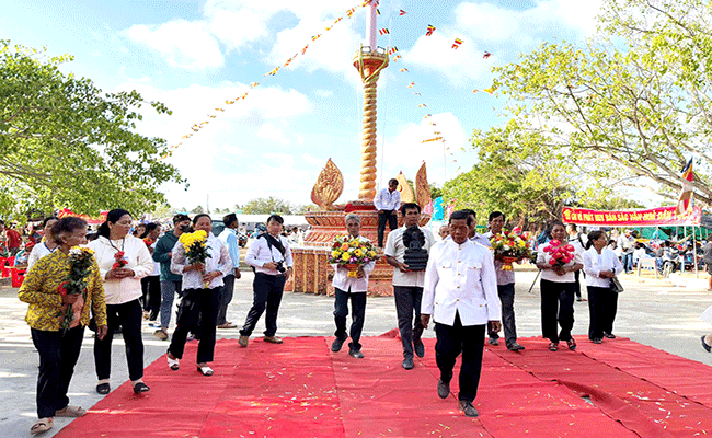 លក្ខណៈវិសេសនៃពិធីបុណ្យប្រពៃណីរបស់ជនរួមជាតិខ្មែរ