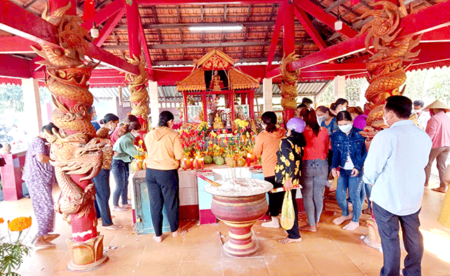លក្ខណៈវិសេសនៃពិធីបុណ្យប្រពៃណីរបស់ជនរួមជាតិខ្មែរ