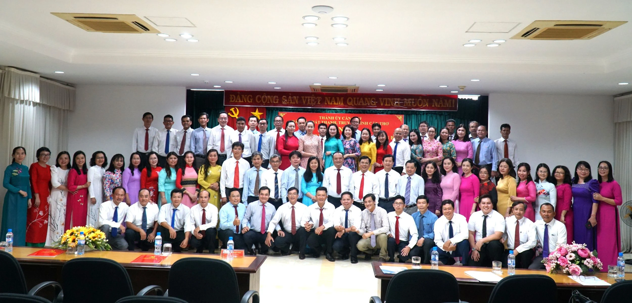 Thành lập và bổ nhiệm cán bộ lãnh đạo 13 phòng chuyên môn của Báo và Phát thanh, Truyền hình Cần Thơ
