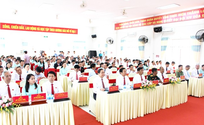 បក្ខភាគឃុំថាញ់ស្វឹង លើកកម្ពស់ប្រសិទ្ធភាពអភិបាលកិច្ច កសាងប្រព័ន្ធគ្រប់គ្រងរដ្ឋអំណាចជិតប្រជាជន ស្និទ្ធស្នាលប្រជាជននិងដើម្បីប្រជាជន
