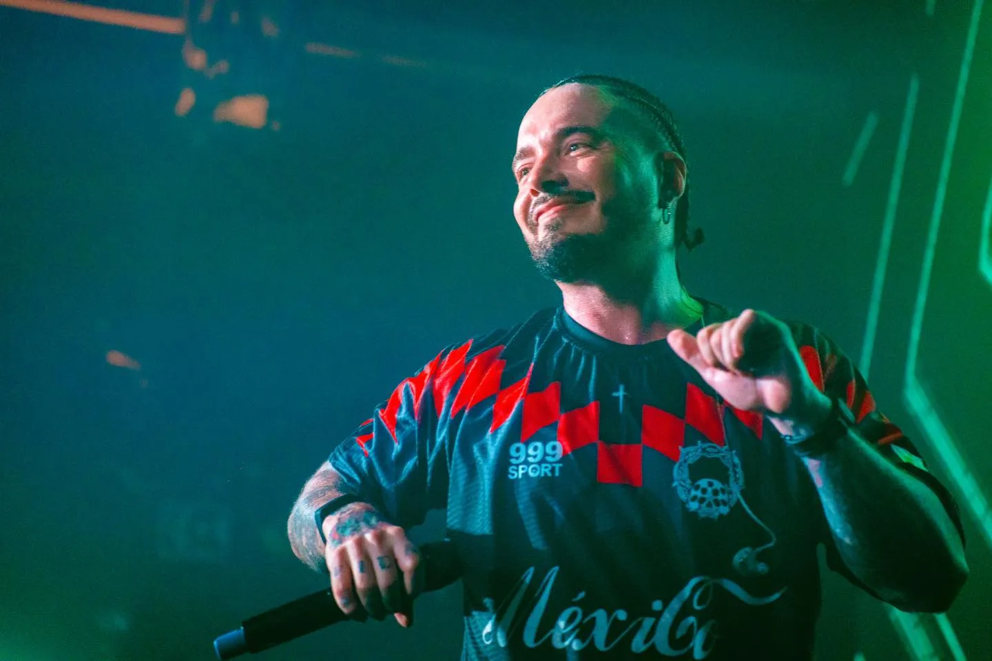 Hai ‘thỏi nam châm’ DJ Snake và J Balvin đều đã đến Hà Nội, 8Wonder thực sự là sân khấu toàn cầu