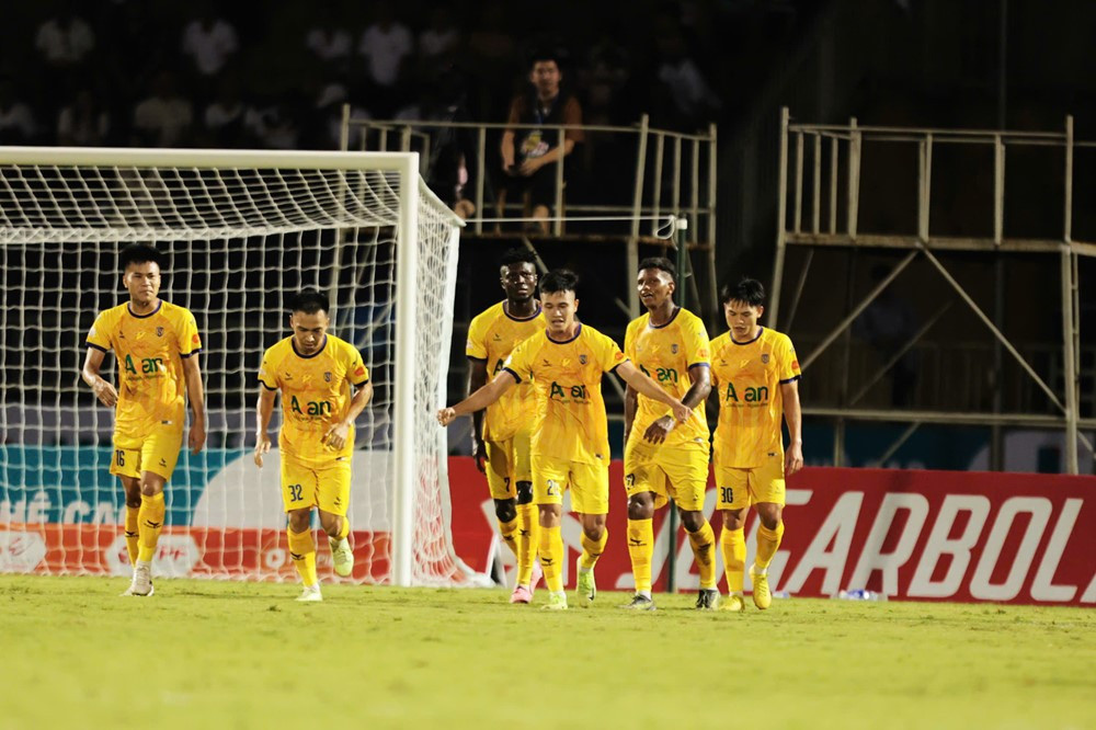 Nhiều kết quả bất ngờ ở vòng 2 V.League