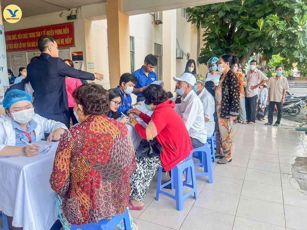 MEDLATEC phối hợp cùng Hội Thầy Thuốc trẻ Việt Nam tổ chức chương trình chăm sóc sức khỏe miễn phí cho hơn 600 người dân Cần Thơ