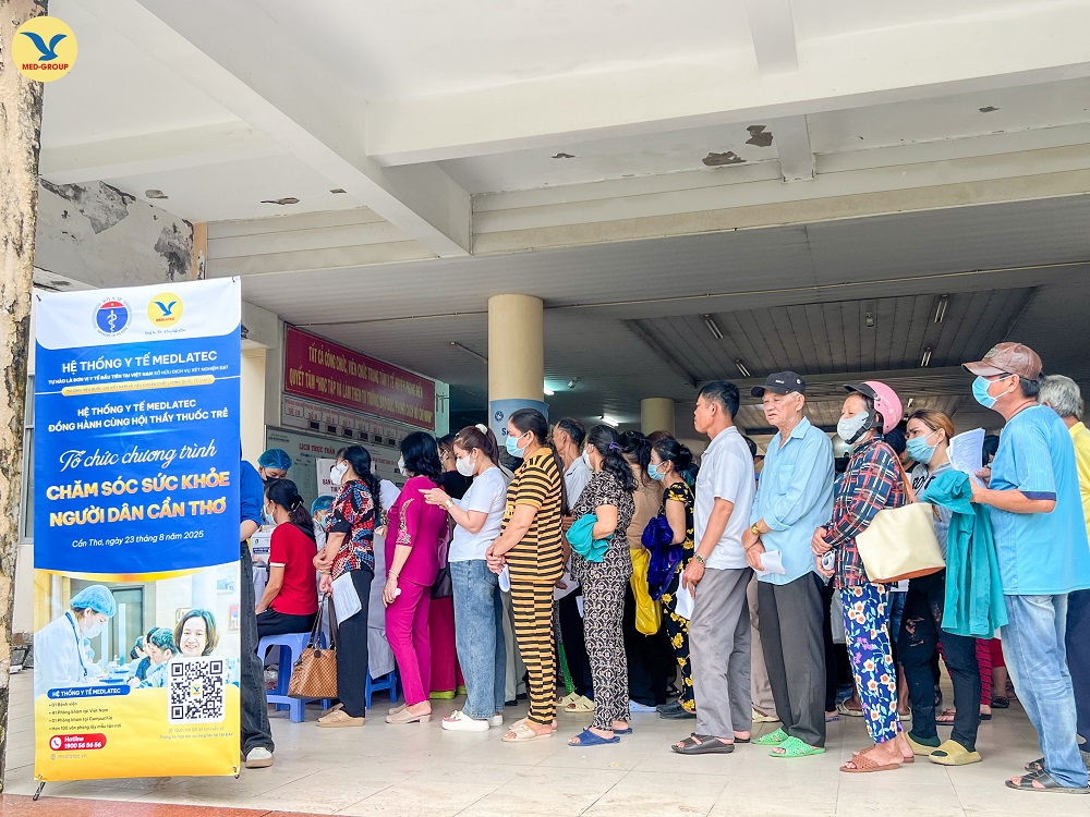 MEDLATEC phối hợp cùng Hội Thầy Thuốc trẻ Việt Nam tổ chức chương trình chăm sóc sức khỏe miễn phí cho hơn 600 người dân Cần Thơ