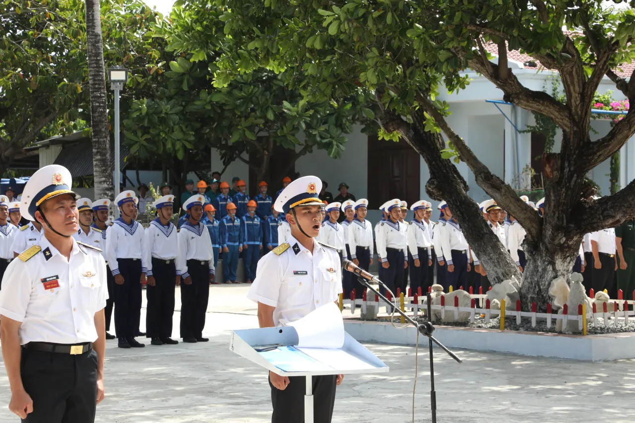 Vững vàng nơi đầu sóng