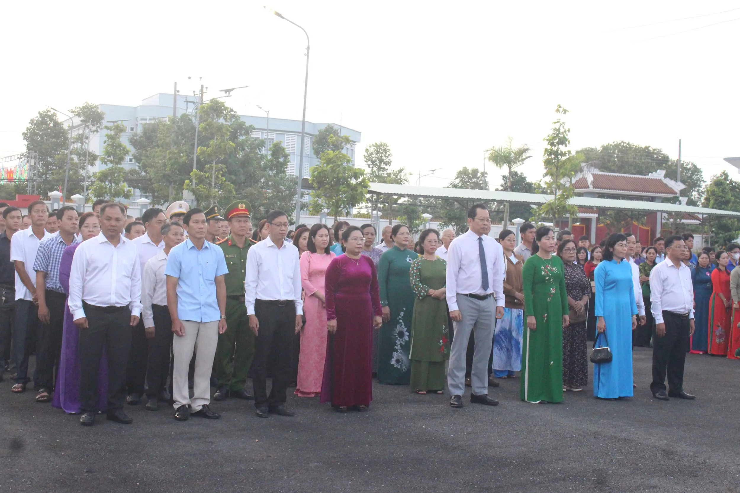 Lãnh đạo TP Cần Thơ viếng nghĩa trang liệt sĩ và Đền thờ Bác Hồ