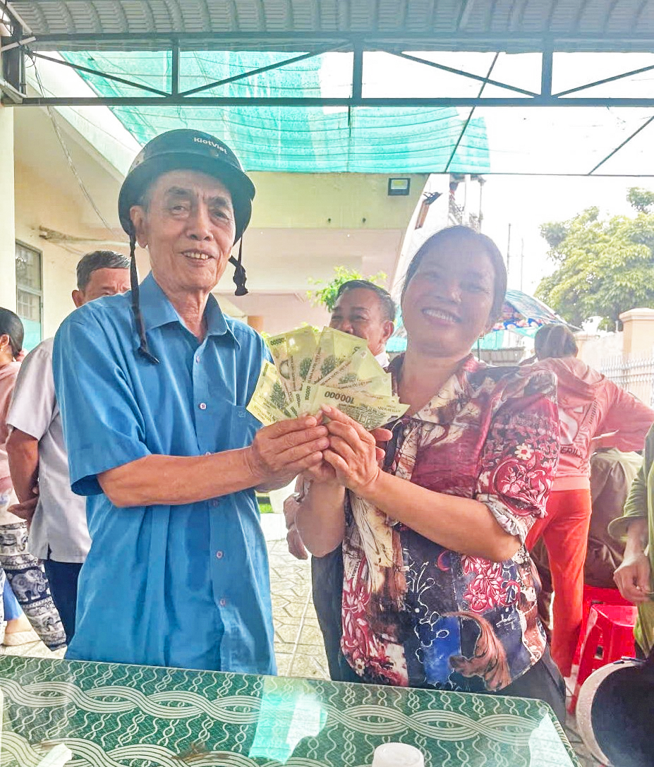 TP Cần Thơ: Gửi trao những món quà ý nghĩa, mang Tết Độc lập đến với mọi nhà, mọi người