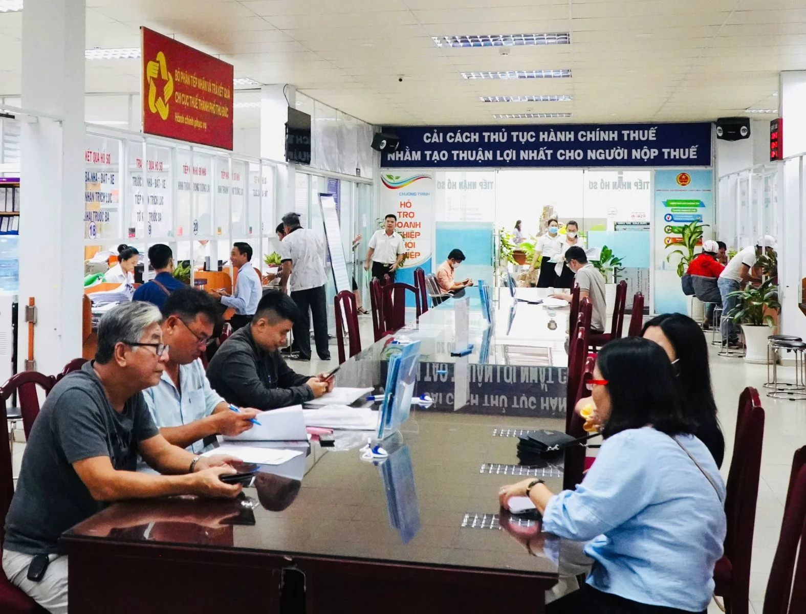 Người dân cần chuẩn bị gì khi số định danh thay mã số thuế?