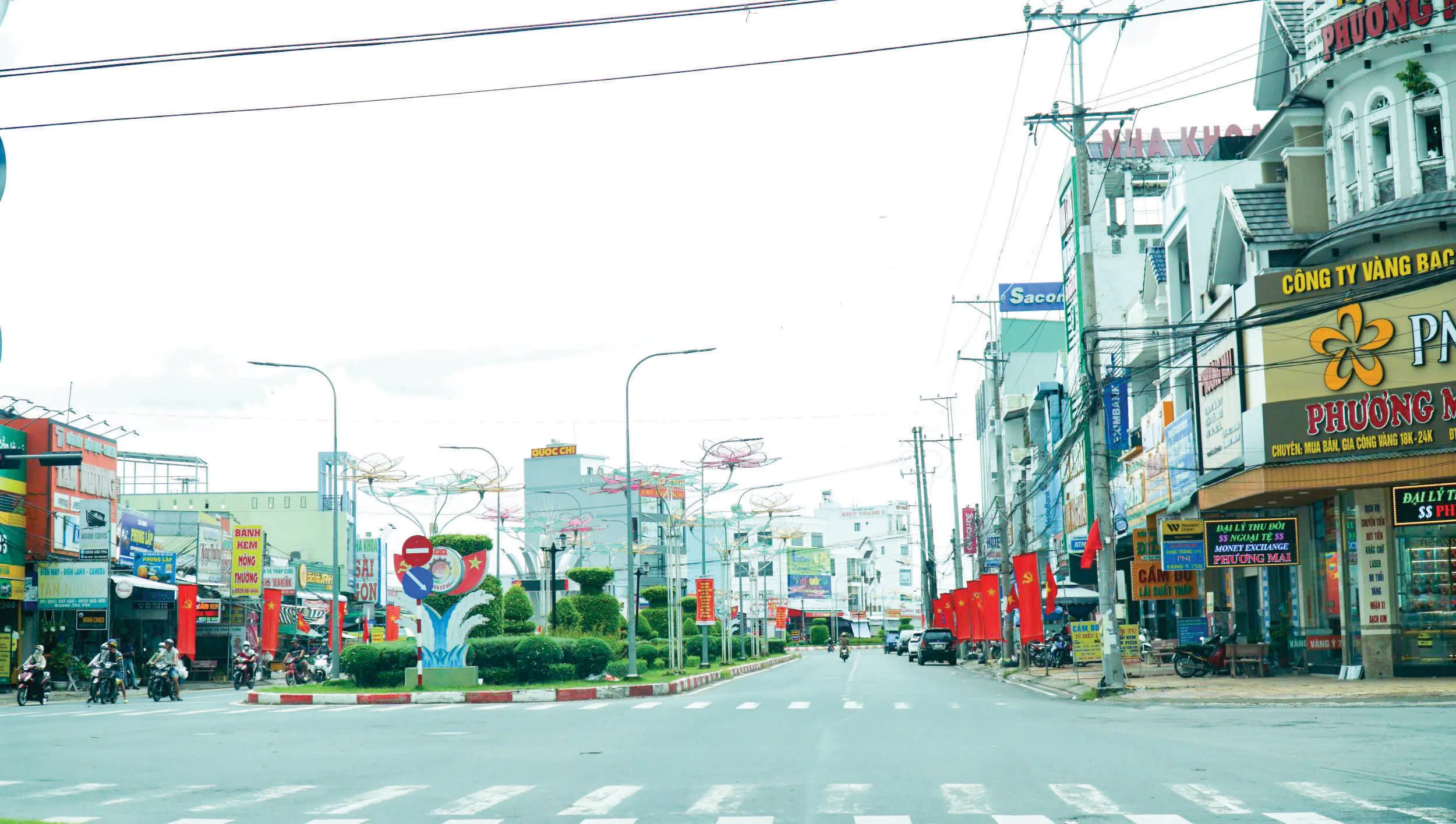 Ra sức thi đua, quyết tâm tạo sức bật mới cho thành phố phát triển