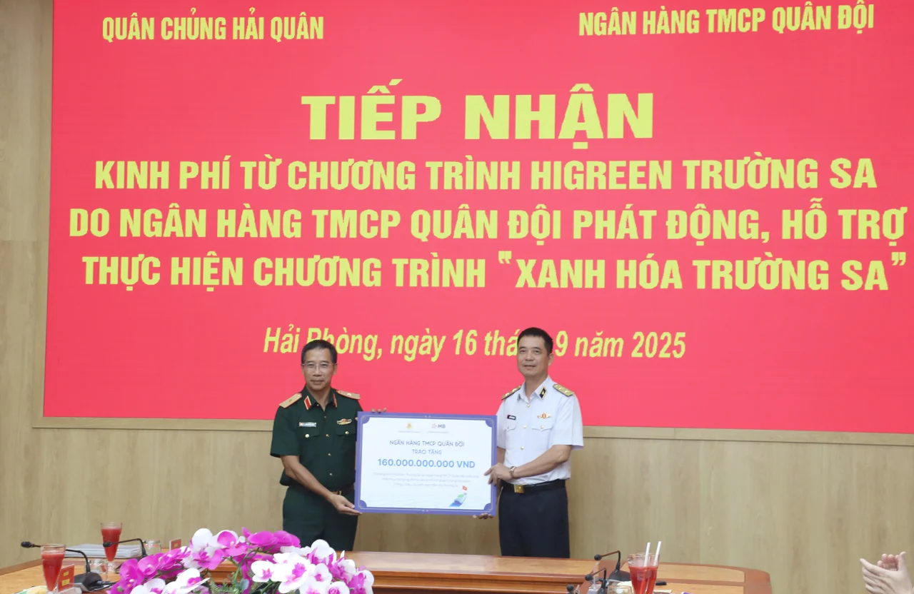 Quân chủng Hải quân tiếp nhận kinh phí từ Chương trình "HiGreen Trường Sa"