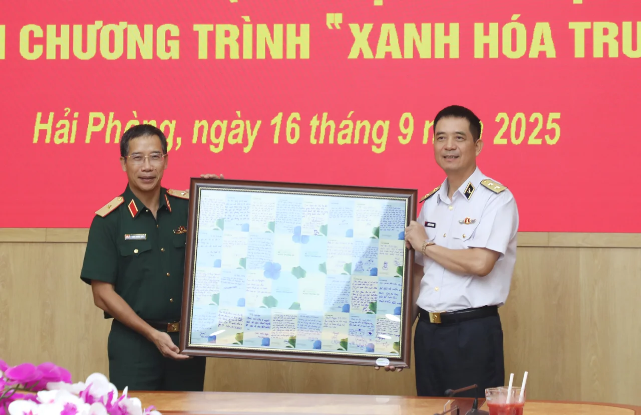 Quân chủng Hải quân tiếp nhận kinh phí từ Chương trình "HiGreen Trường Sa"