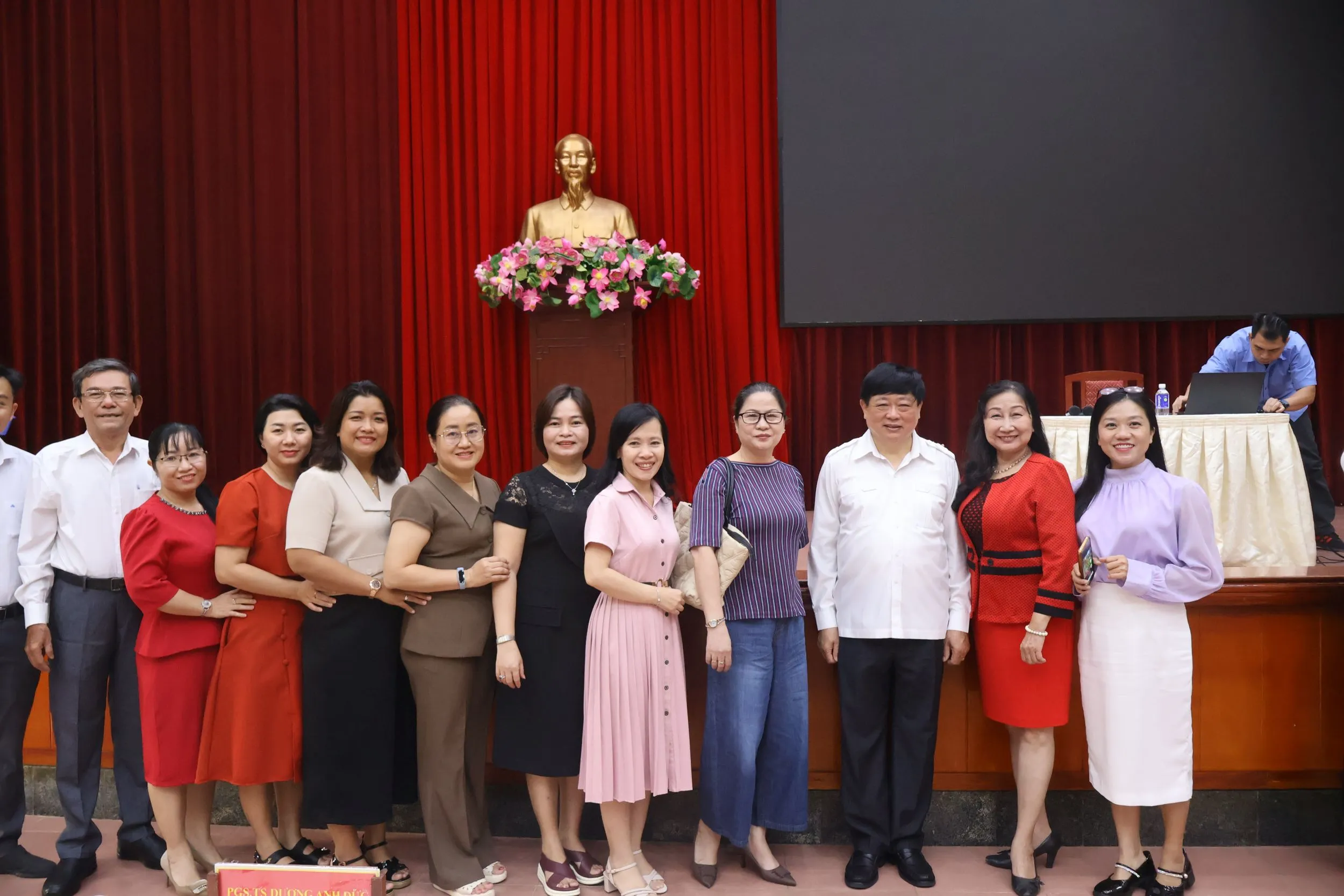 Hội đồng Lý luận Trung ương đánh giá công tác lãnh đạo, quản lý văn hóa, nghệ thuật qua 40 năm đổi mới