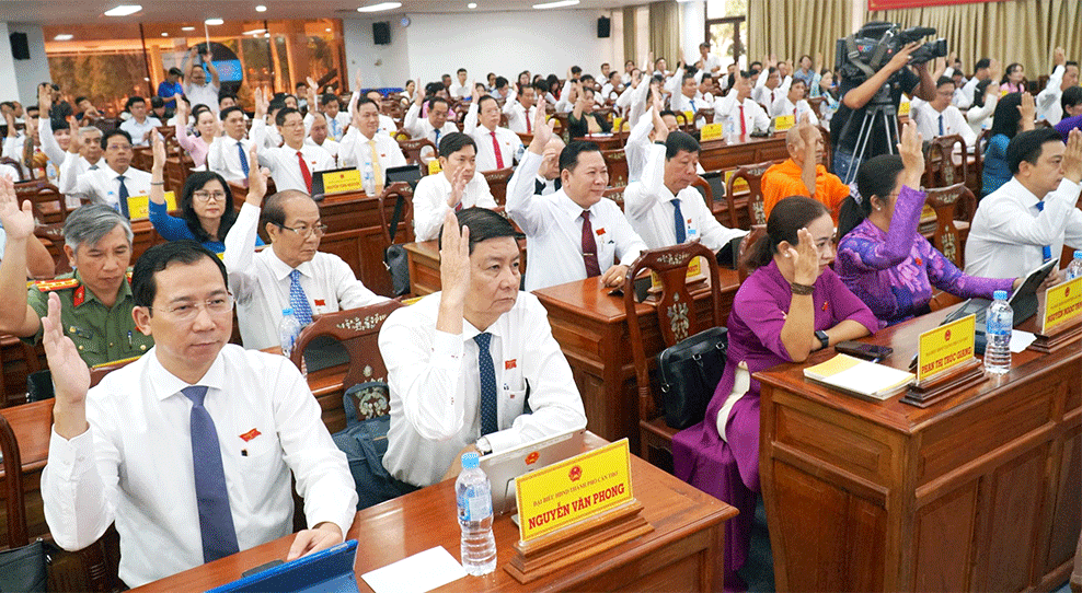 ប្តូរផ្តាច់ដោះស្រាយ "ចំណុចរាំងស្ទះ" អំពីស្ថាប័ន យន្តការគោលនយោបាយ និងបើករលូនប្រភពធនធាន ដើម្បីបង្កការវិវត្តន៍យ៉ាងខ្លាំងក្លា និងចីរភាពសម្រាប់ទីក្រុង