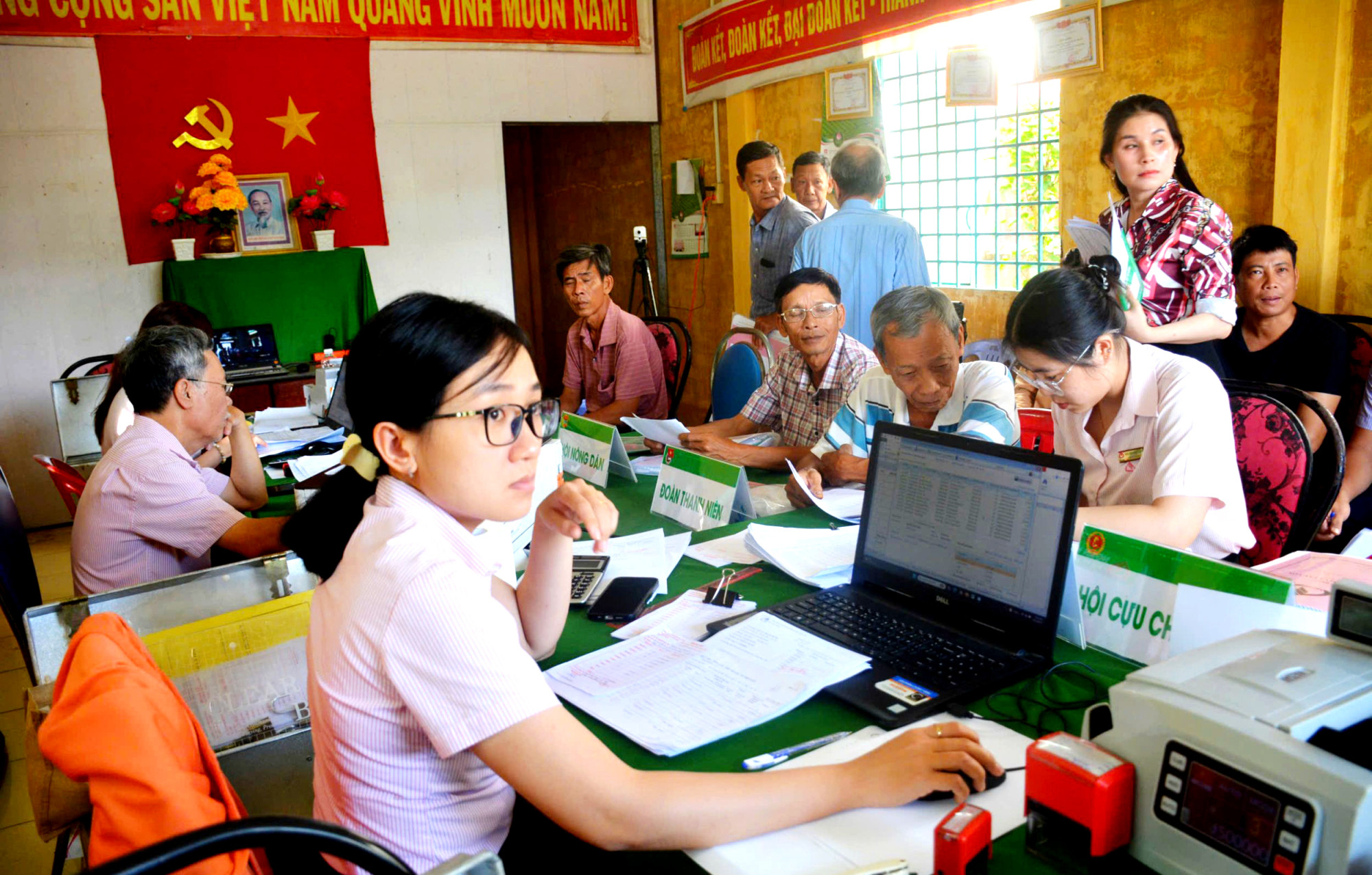 បង្កទំនុកចិត្តដល់អ្នកក្រអភិវឌ្ឍសេដ្ឋកិច្ច