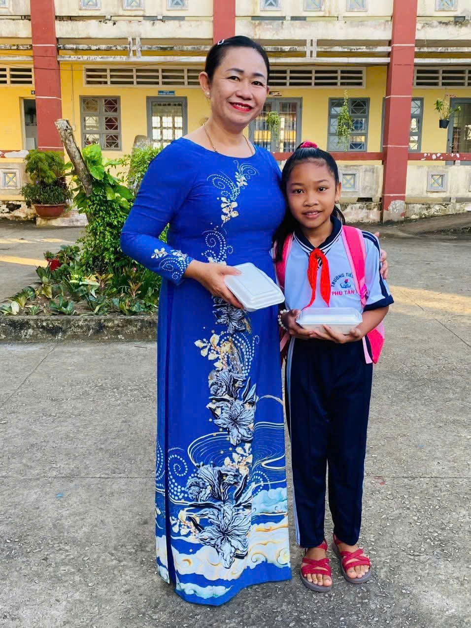 Tấm lòng thiện nguyện của người nữ giáo viên vùng đông đồng bào dân tộc Khmer