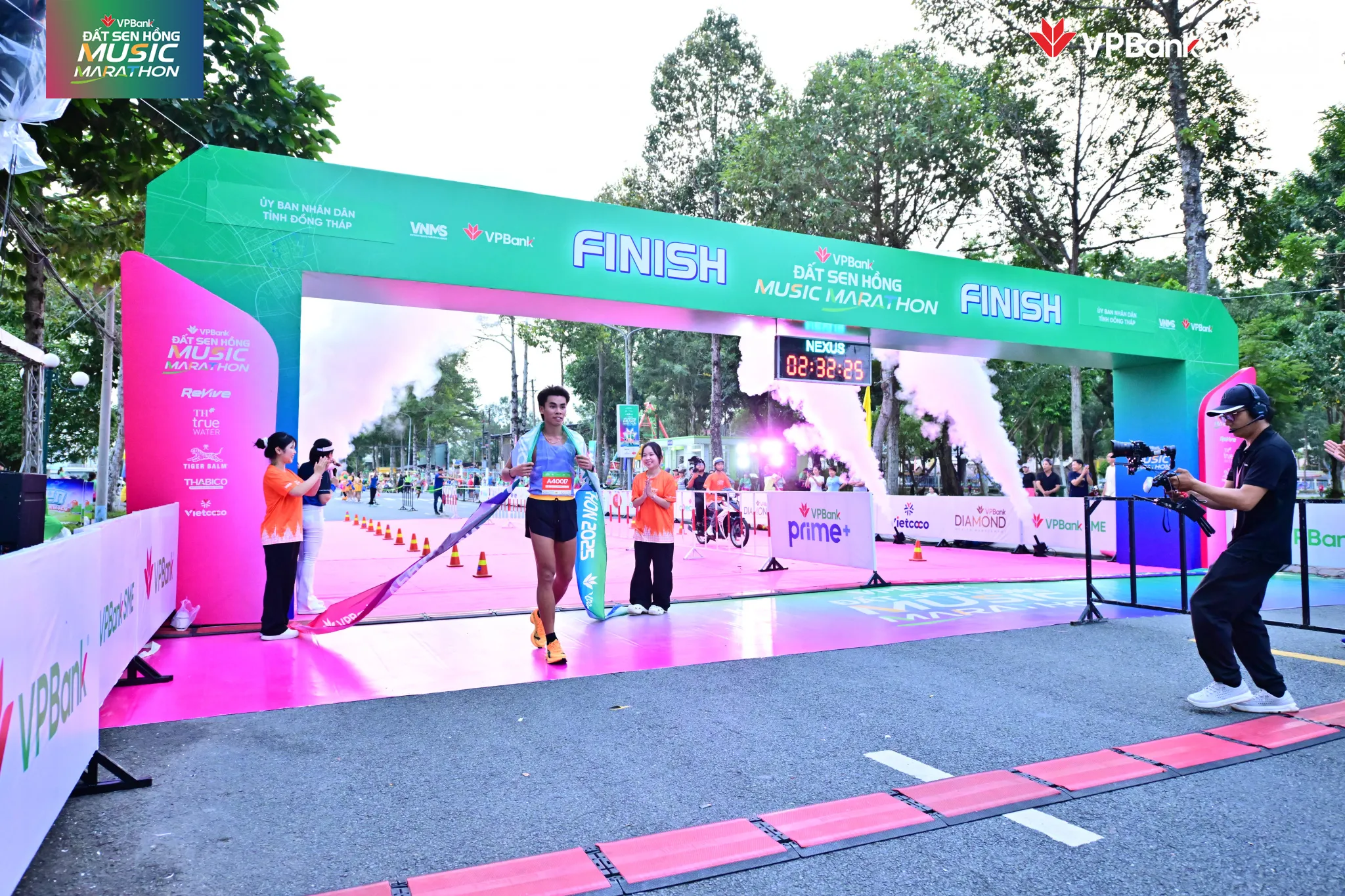 Ấn tượng giải chạy VPBank Đất Sen Hồng Music Marathon 2025