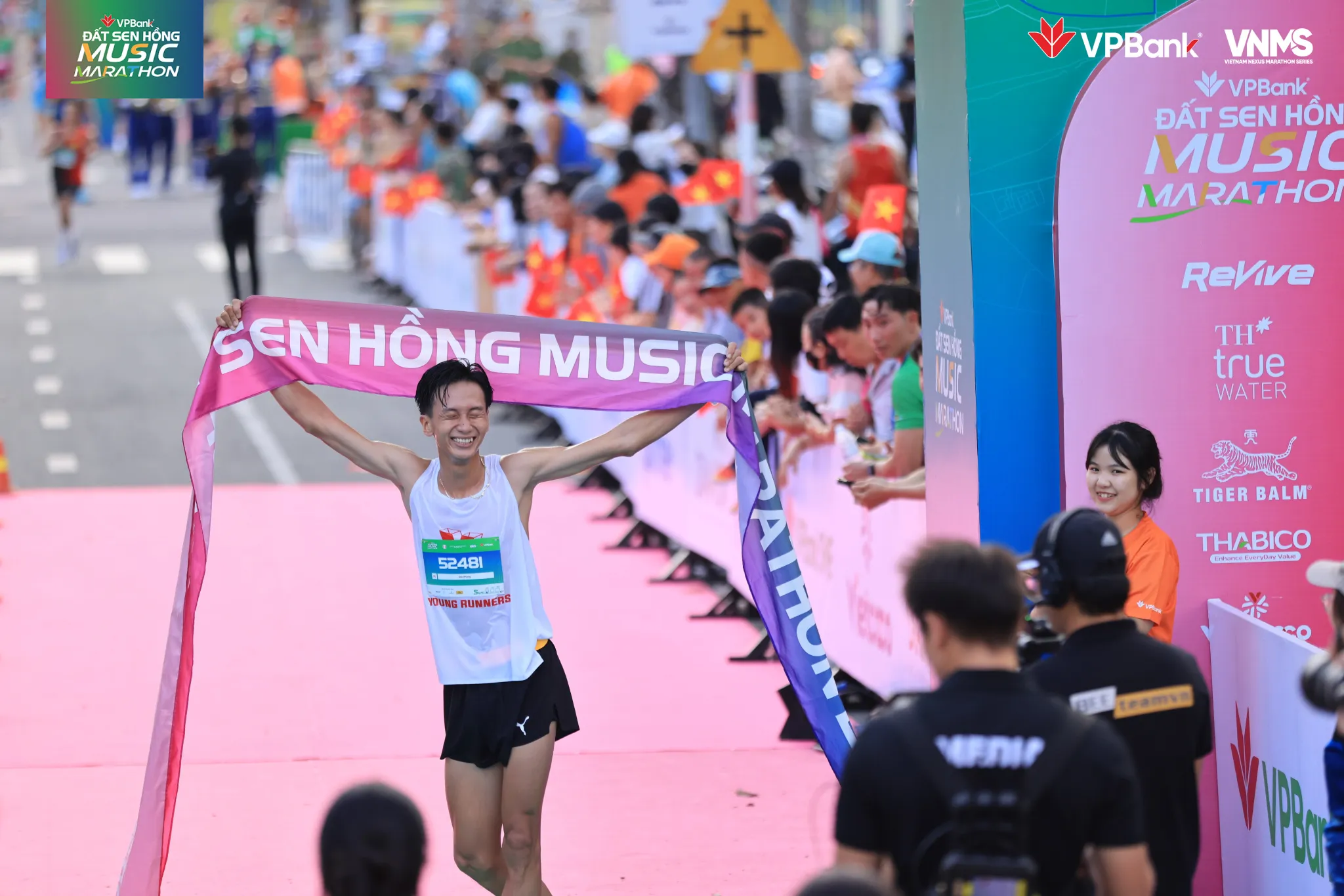 Ấn tượng giải chạy VPBank Đất Sen Hồng Music Marathon 2025